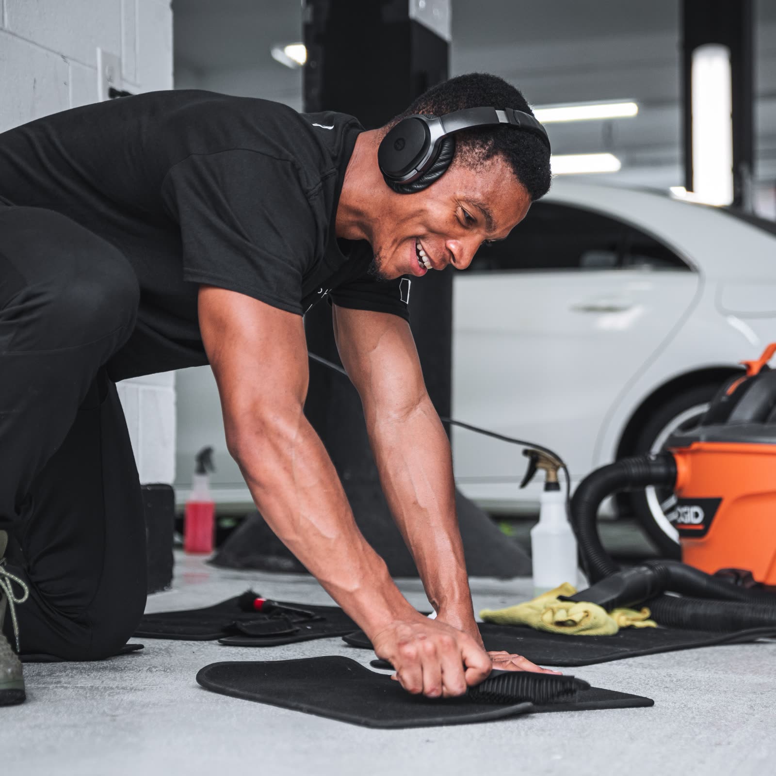 Interior deodorizing process removing persistent vehicle odors