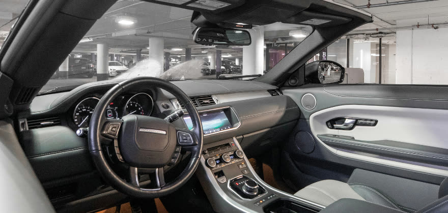 Professionally cleaned Range Rover interior by ALPHASHINE Car Detailing in St Lawrence, downtown Toronto.