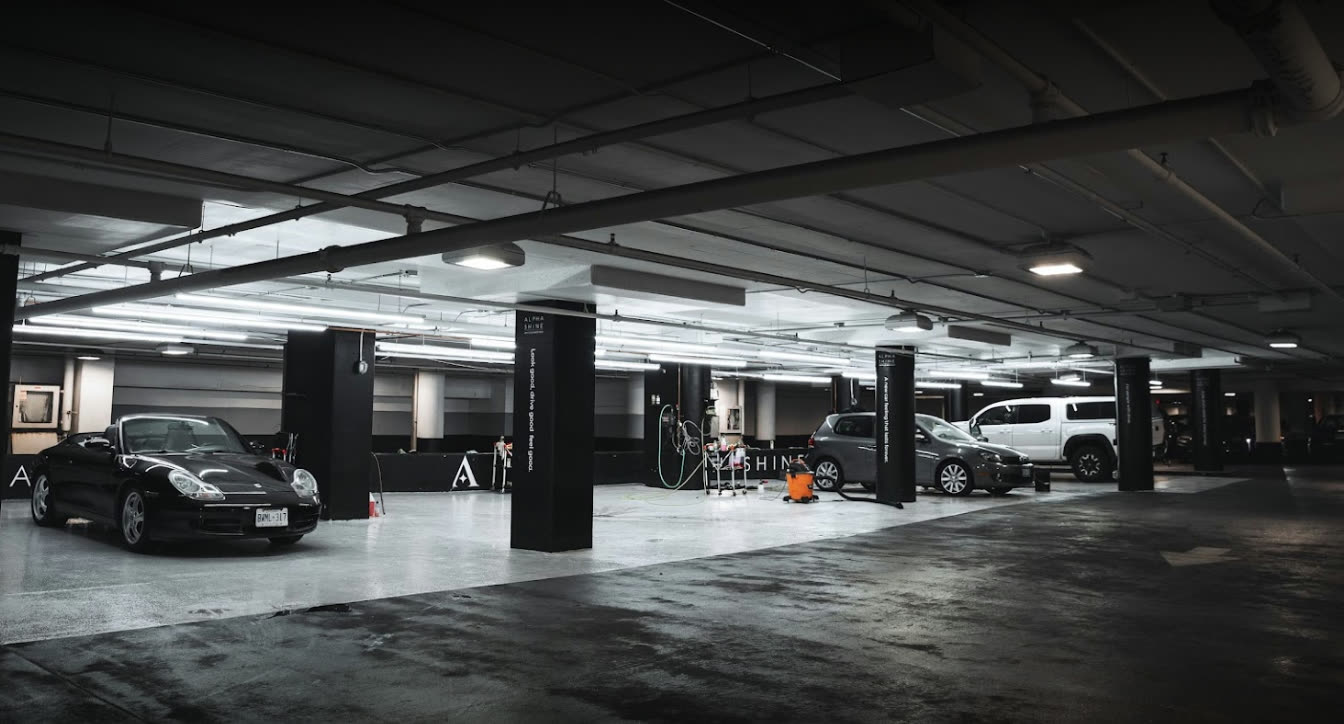 ALPHASHINE's yorkville car detailing facility